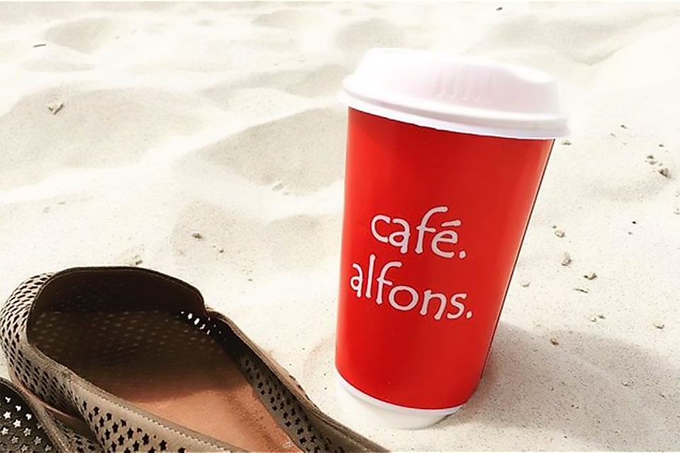 WF Plastic offers special custom printed coffee cup deals tailored to the needs of cafes and restaurants.